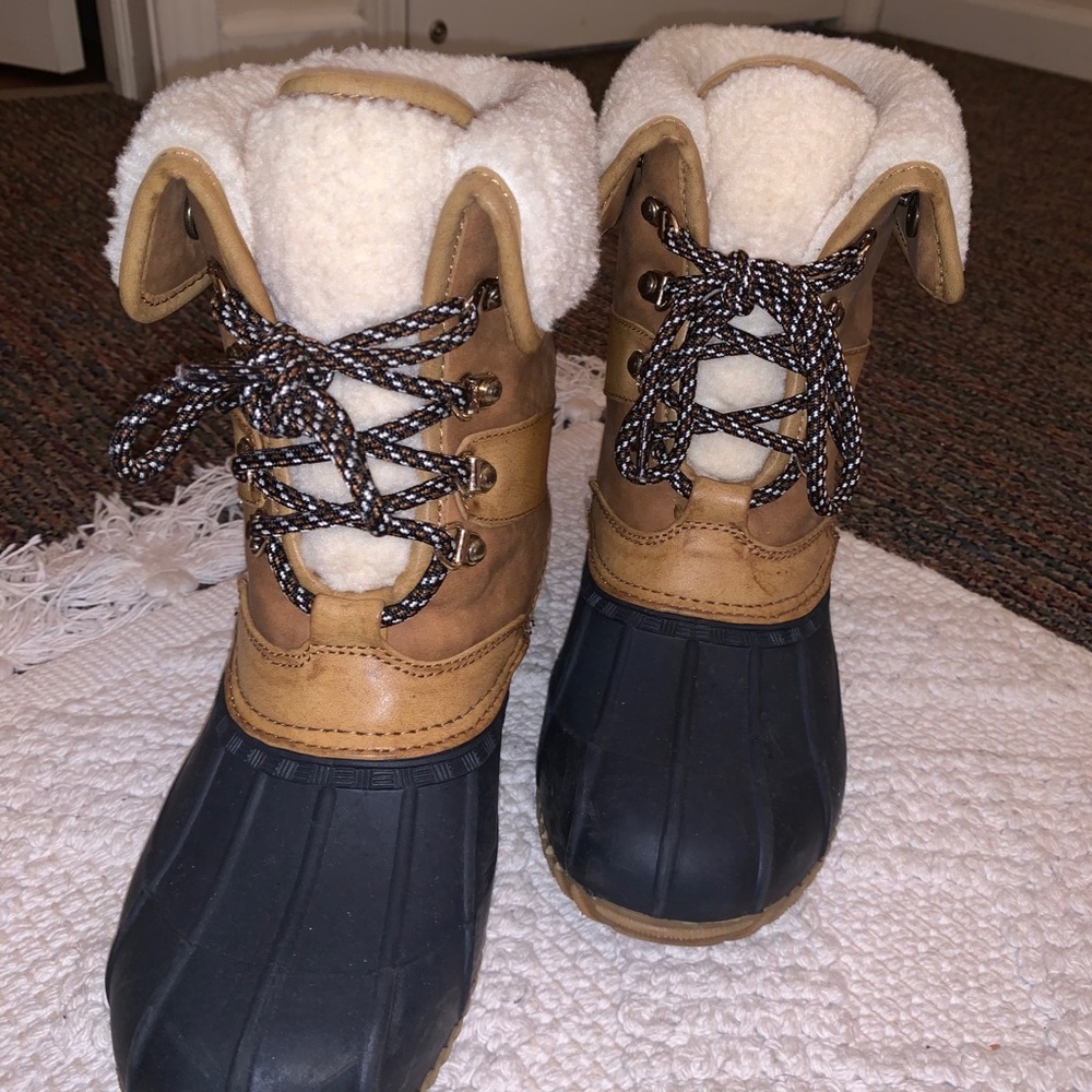 Tommy Hilfiger snow boots